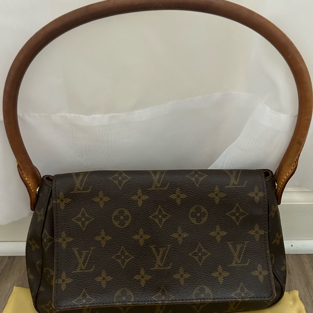 Louis Vuitton Looping